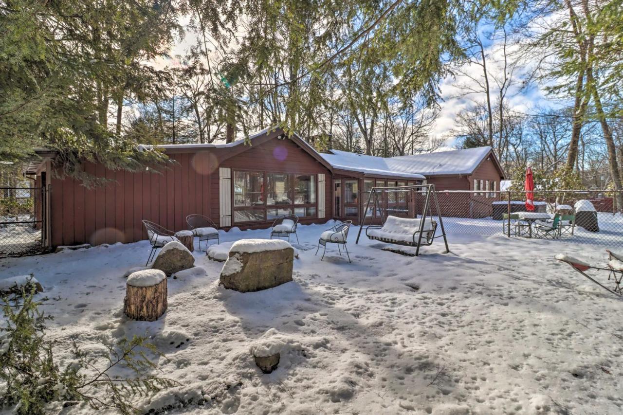 Rustic Lake Harmony Home With Fire Pit And Hot Tub! 外观 照片