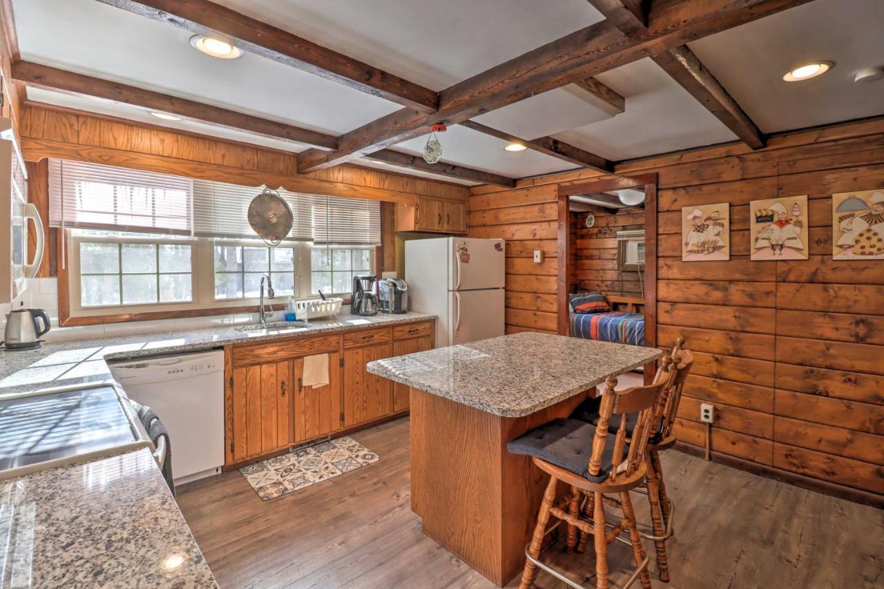 Rustic Lake Harmony Home With Fire Pit And Hot Tub! 外观 照片
